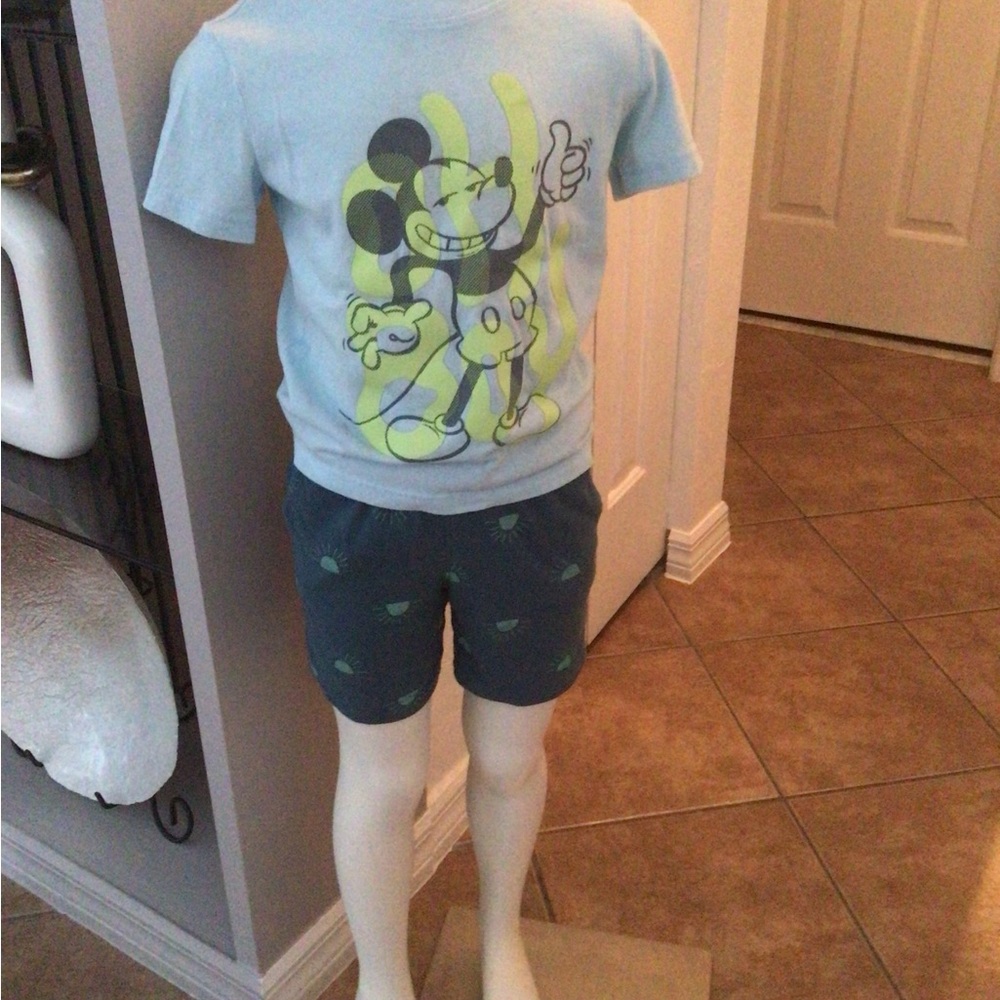 2 pieces Mickey Mouse T-shirt and shorts
